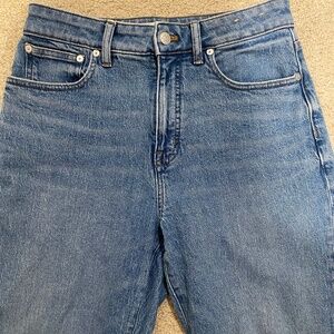 Madewell curvy 90s straight jean size 28